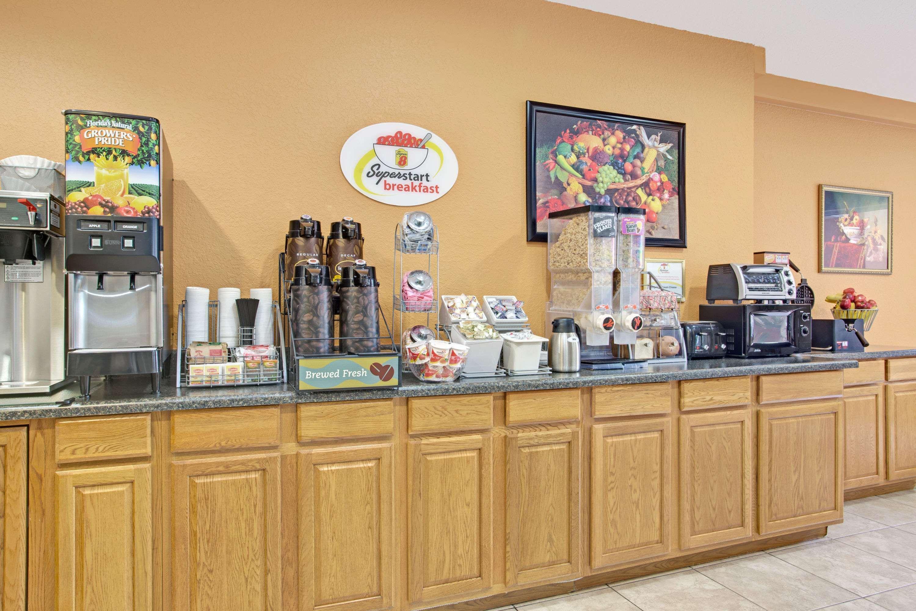 Super 8 By Wyndham Daytona Beach Ngoại thất bức ảnh